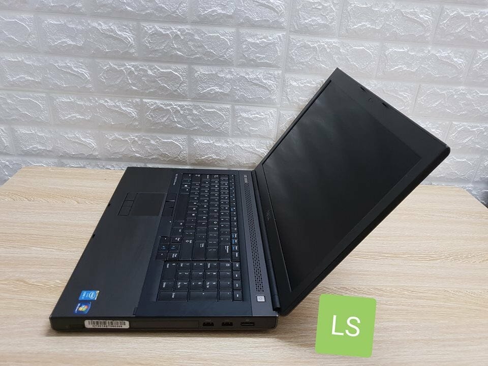Dell Precision M6800 - Chiếc laptop làm đồ họa cũ hot nhất 2020